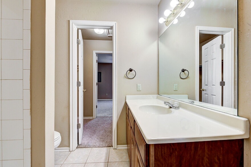 More Photos Of 713 S Locust St, Guthrie Apartments For Sale