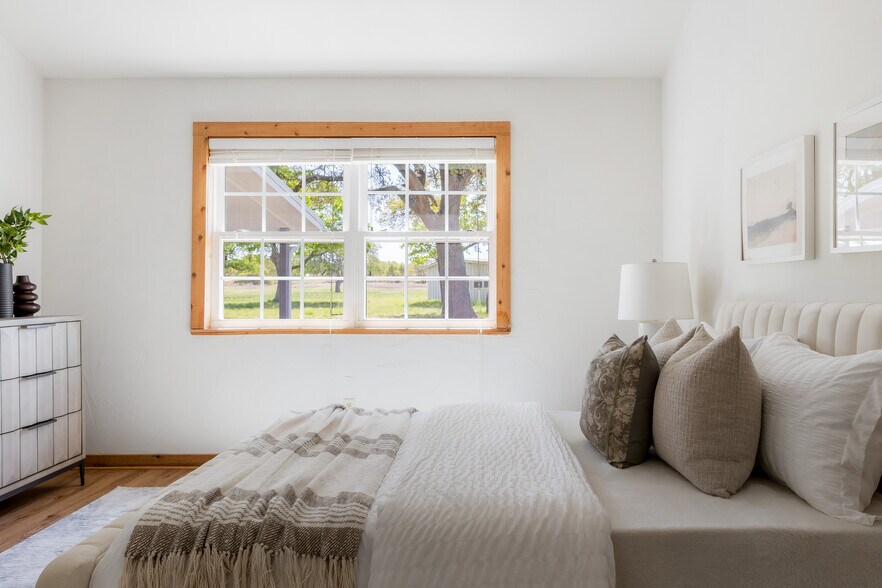 More Photos Of 9695 US-290 Hwy, Hye Land For Sale