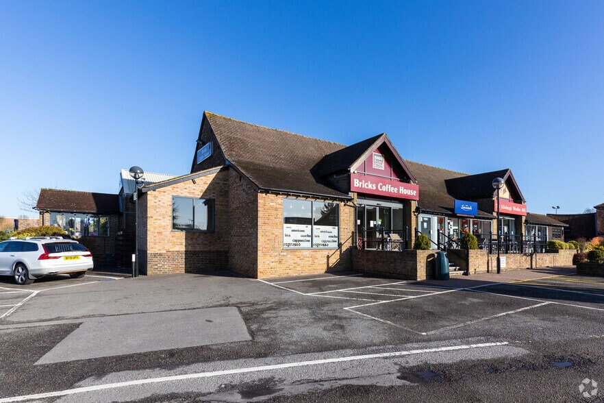 More Photos Of Bearsted Rd, Maidstone General Retail For Lease