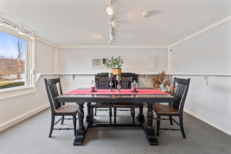 More Photos Of 2049 Post Rd, Wells Storefront Retail Office For Sale