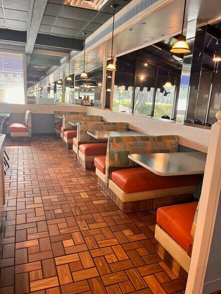 More Photos Of 2 Regency Pky, Hilton Head Island Restaurant For Sale