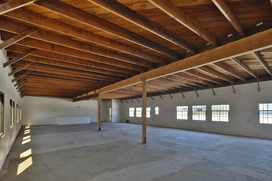 More Photos Of 2230 S Barrington Ave, Los Angeles Research And Development For Lease