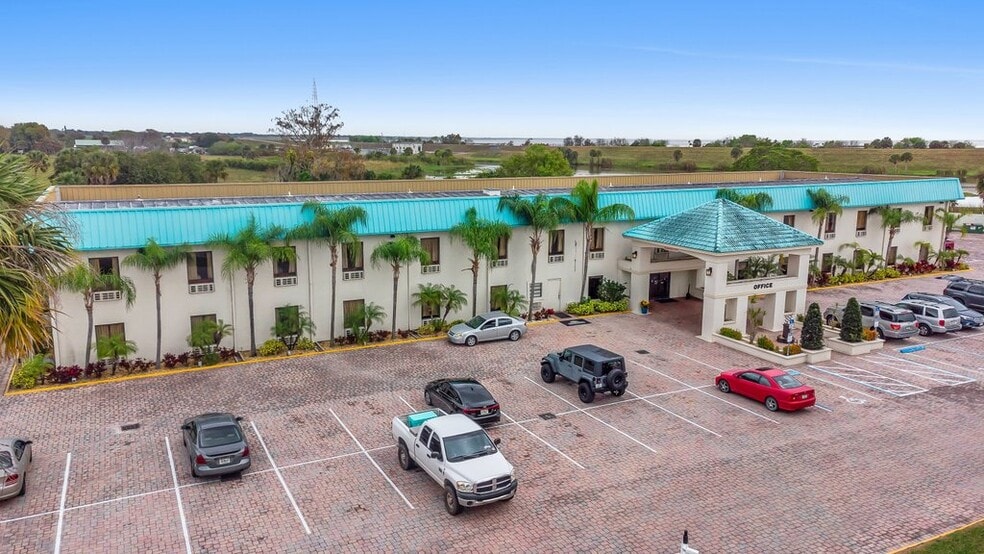 More Photos Of 2200 US Highway 441 SE, Okeechobee Hotel For Sale