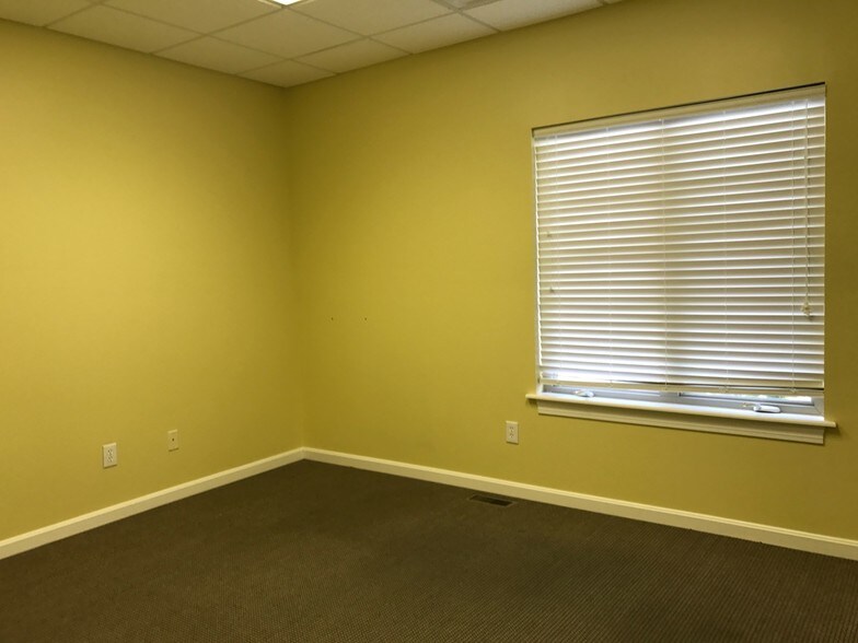 More Photos Of 1031 Wellington Way, Lexington Medical For Sale