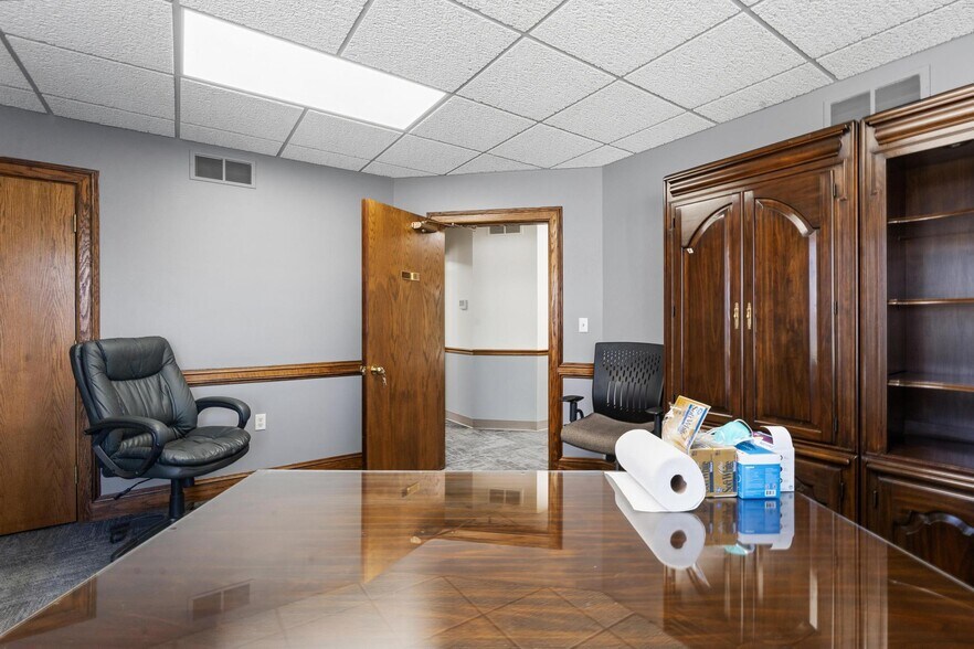 More Photos Of 244 Wilson Dr, Xenia Medical For Sale