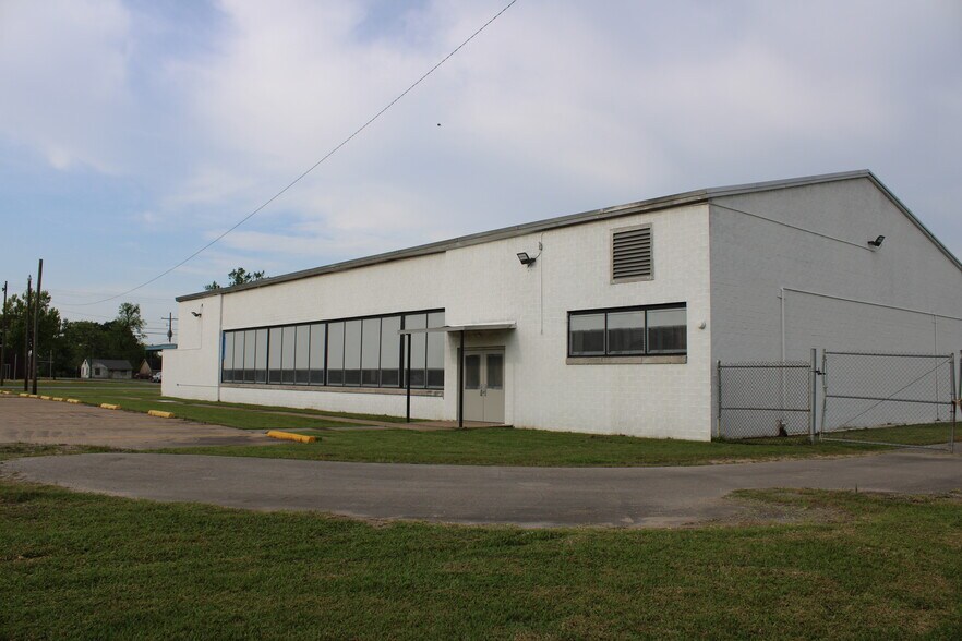 More Photos Of 1900 Pope St, Beaumont Flex For Lease