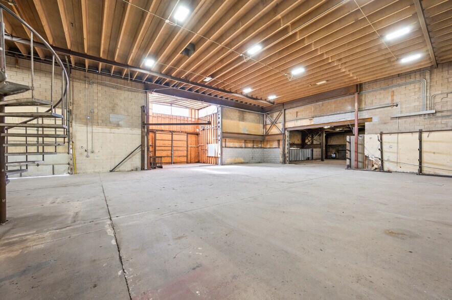 More Photos Of 122 Navajo St, Salt Lake City Manufacturing For Lease