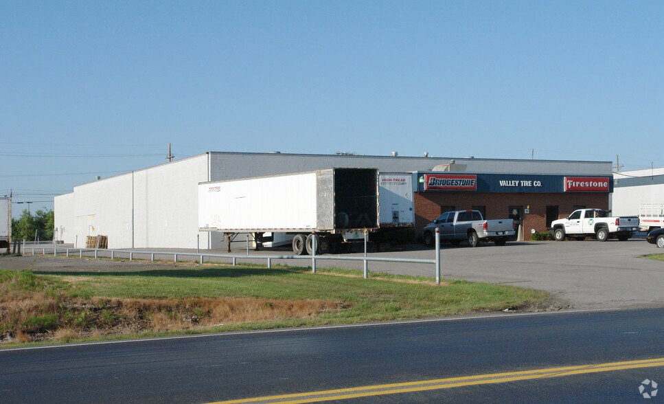 More Photos Of 85 Mushroom Blvd, Henrietta Warehouse For Lease