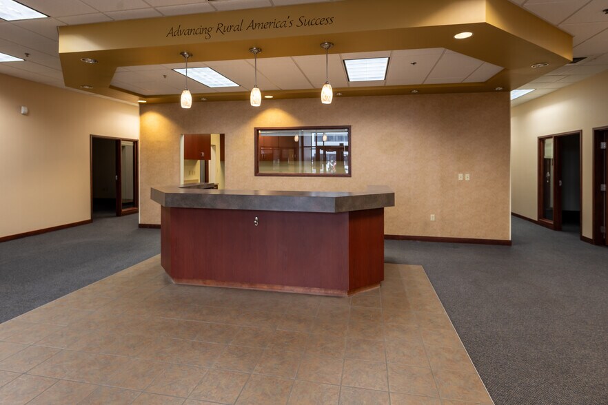 More Photos Of 3113 S Highway 97, Redmond Freestanding For Lease