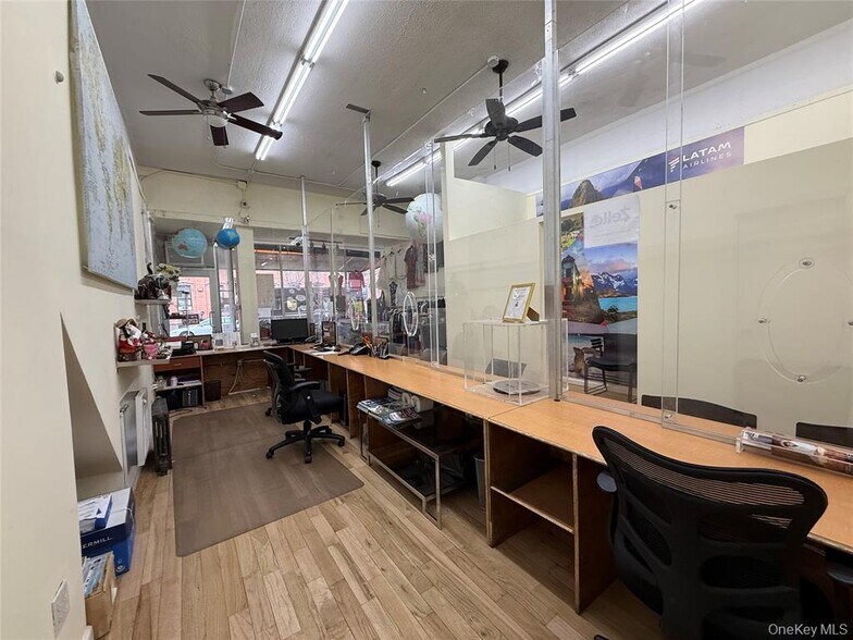 More Photos Of 160 Graham Ave, Brooklyn Apartments For Lease