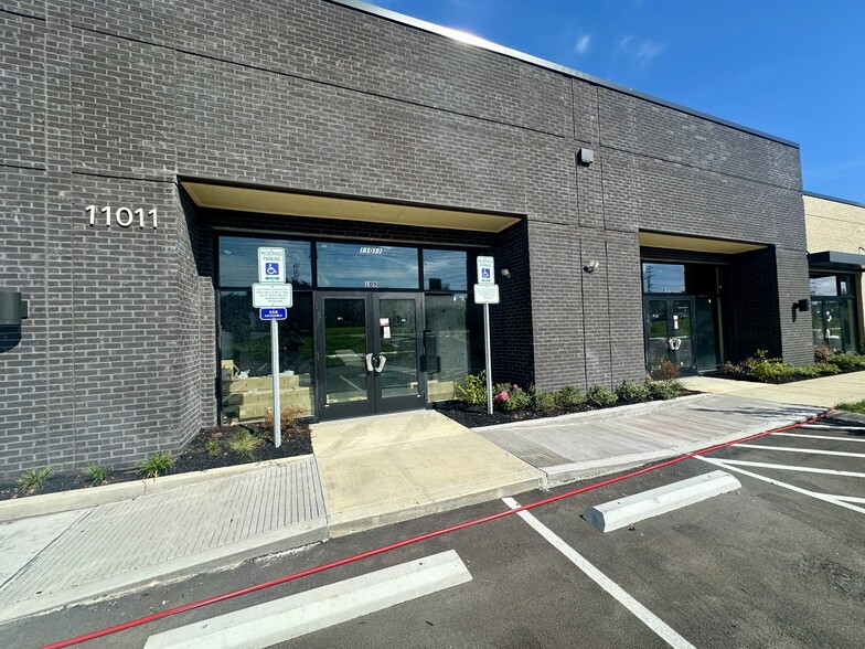 More Photos Of 11011 Kingston Pike, Farragut General Retail For Lease