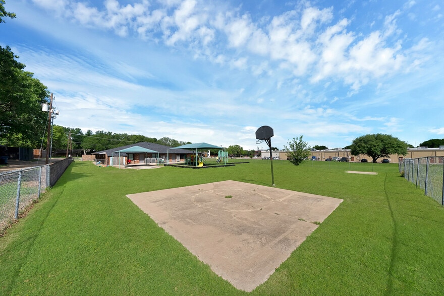 More Photos Of 130 S Moore Rd, Coppell Daycare Center For Sale