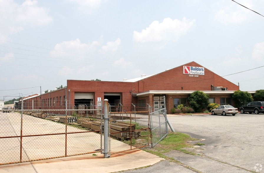 More Photos Of 200 E Market Center Dr, High Point Warehouse For Lease