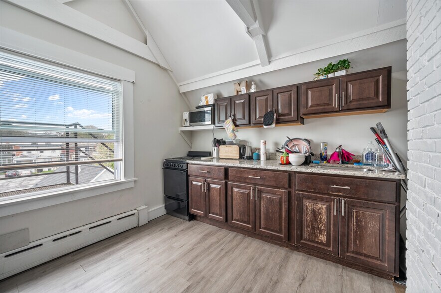More Photos Of 21 Main St, Kingston Apartments For Sale