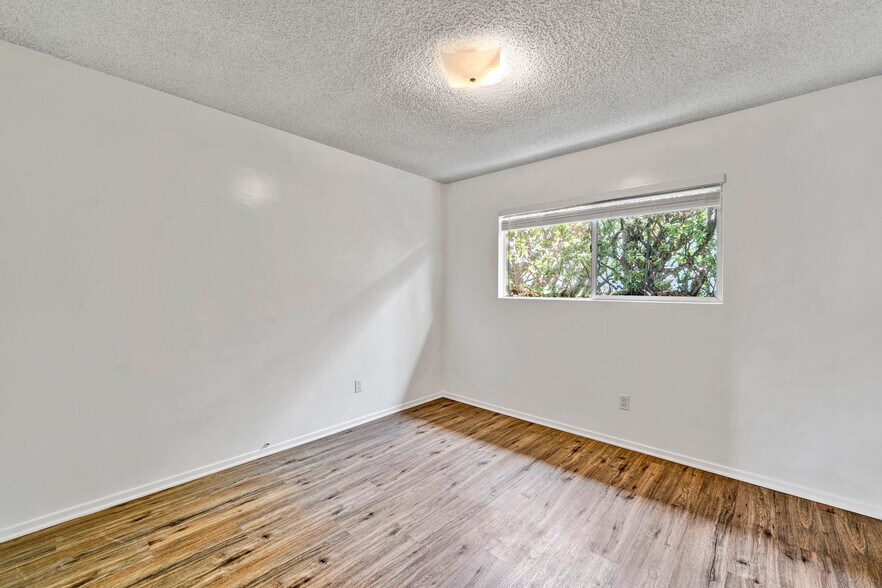More Photos Of 330 9th St, Del Mar Apartments For Sale