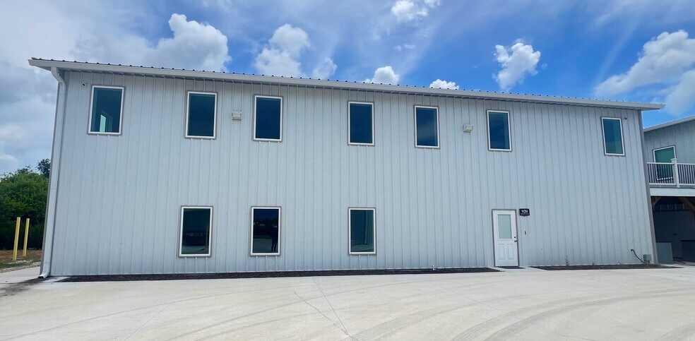 Primary Photo Of 997 Paschal Pl, Sarasota Medical For Lease
