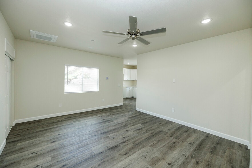 More Photos Of 720 N 2nd St, Patterson Specialty For Sale