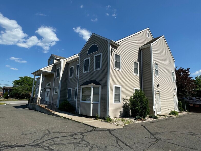 More Photos Of 2257 Silas Deane Hwy, Rocky Hill Medical For Lease