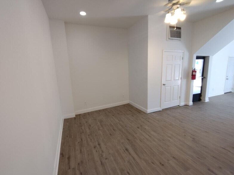 More Photos Of 4359-4363 N 9th St, Philadelphia Storefront Retail Office For Lease