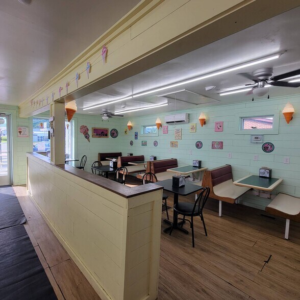 More Photos Of 16696 Rankin Ave, Dunlap Office For Sale