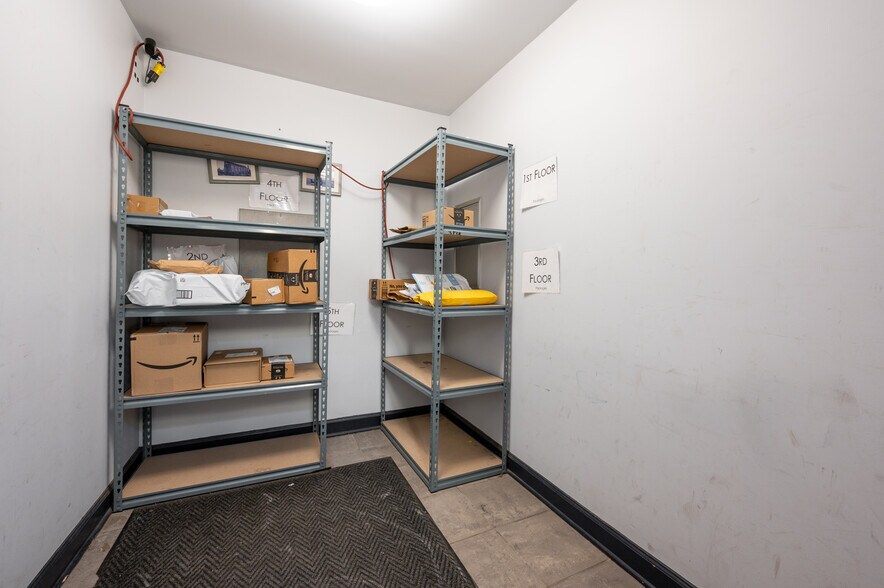 More Photos Of 5525 N Winthrop Ave, Chicago Apartments For Sale