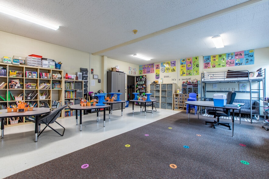 More Photos Of 974 Skyline Dr SW, Rochester Religious Facility For Lease