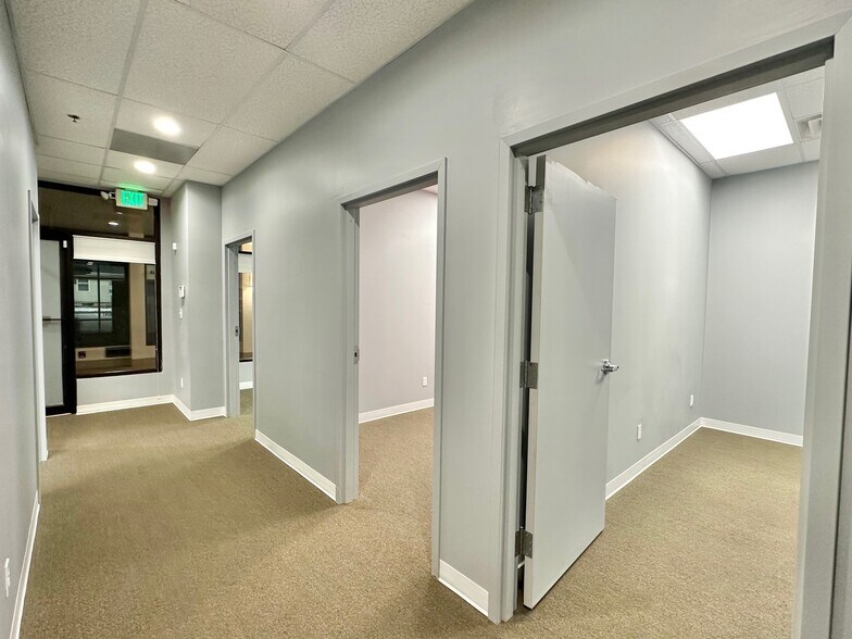 More Photos Of 425 Joliet St, Dyer Office For Sale