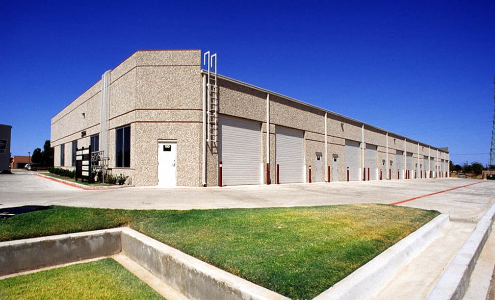 More Photos Of 2544 Tarpley Rd, Carrollton Light Distribution For Lease