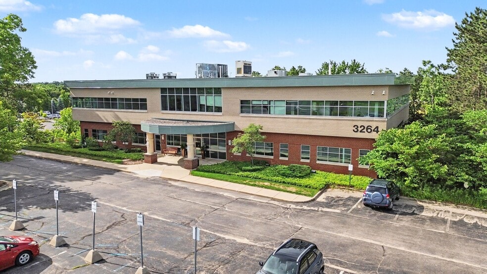 Primary Photo Of 3264 N Evergreen Dr NE, Grand Rapids Medical For Sale