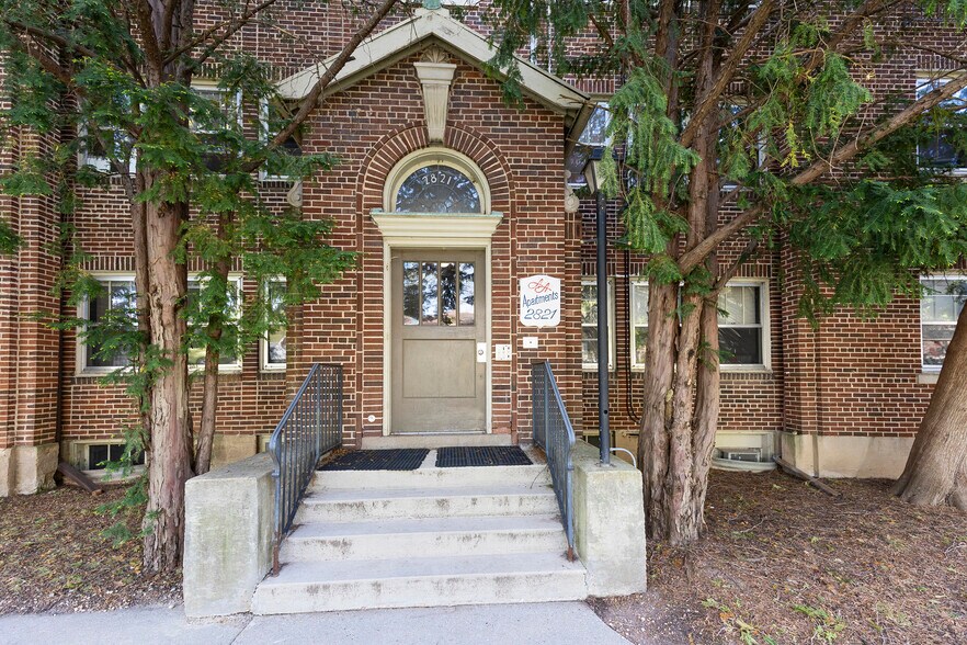 More Photos Of 2821 Monroe St, Madison Apartments For Sale