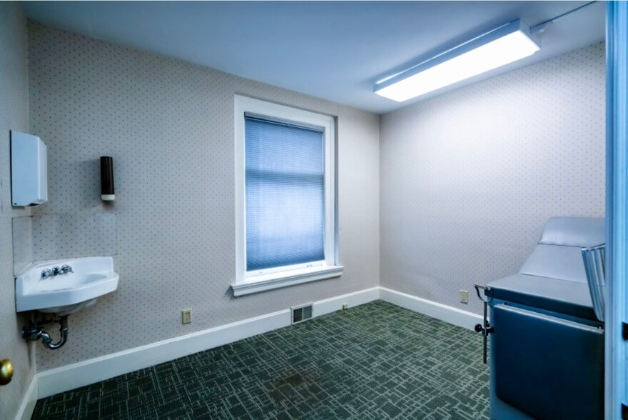 More Photos Of 3911 Main St, Buffalo Medical For Sale