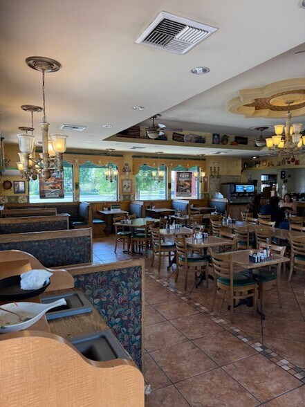 More Photos Of 4920 Gosford Rd, Bakersfield Fast Food For Sale