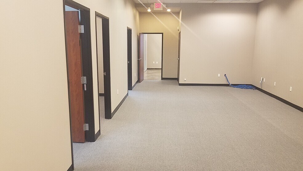 More Photos Of 375 N Stephanie St, Henderson Office For Lease