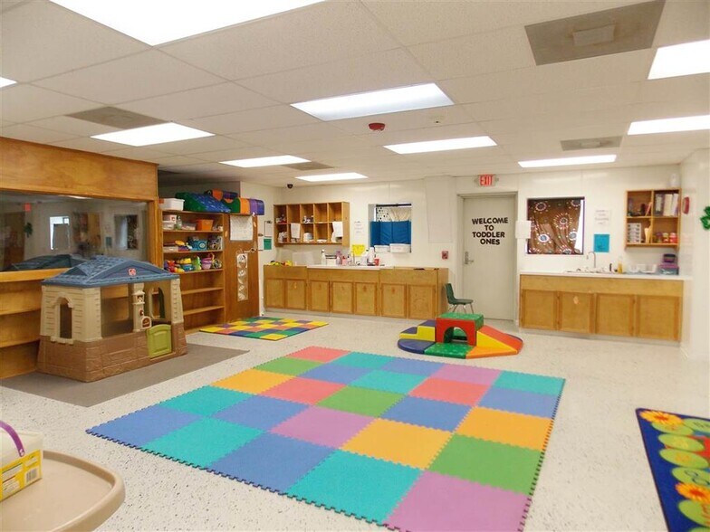 More Photos Of 702 S Peachtree St, Jasper Daycare Center For Lease