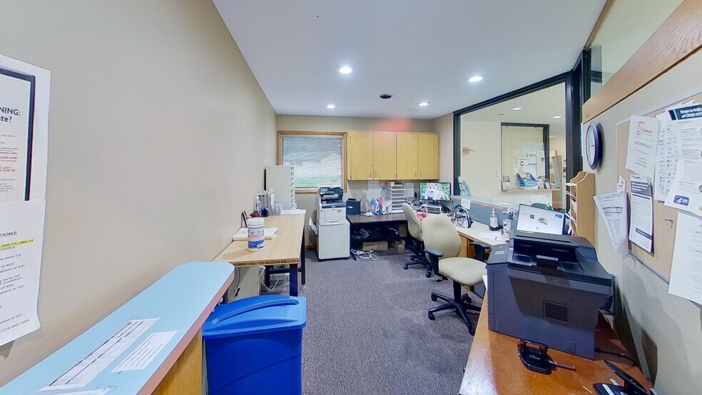 More Photos Of 502 Wall St, Valparaiso Medical For Lease