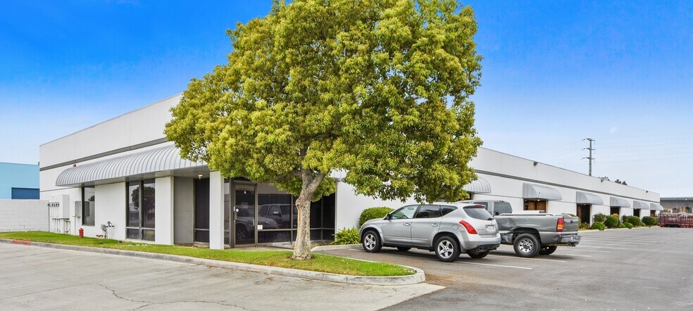 More Photos Of 1188 N Grove St, Anaheim Light Manufacturing For Sale