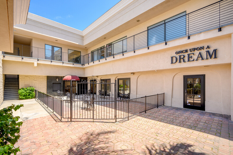 Primary Photo Of 19522-19598 Ventura Blvd, Tarzana Storefront Retail Office For Lease