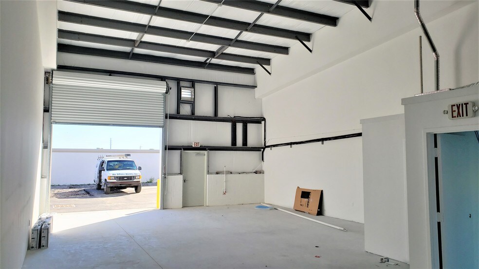More Photos Of 640 4th Pl, Vero Beach Warehouse For Lease