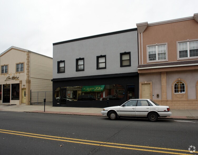 Primary Photo Of 725-727 Broadway, Bayonne Office For Sale