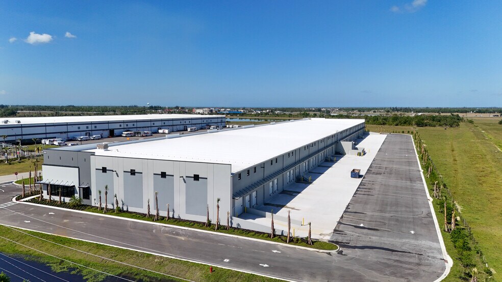 More Photos Of 9225 Piper Rd, Punta Gorda Warehouse For Lease