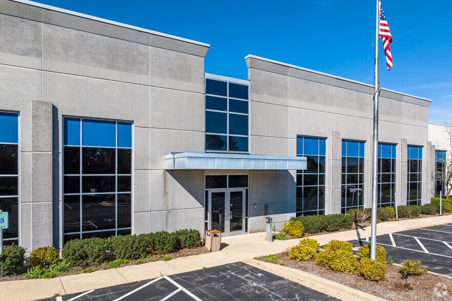 More Photos Of W233N2095 Ridgeview Pky, Waukesha Warehouse For Lease