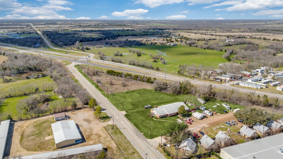 More Photos Of 2302 Live Oak St, Commerce Storefront Retail Office For Sale