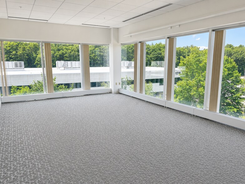 More Photos Of 174 Middlesex Tpke, Bedford Unknown For Lease