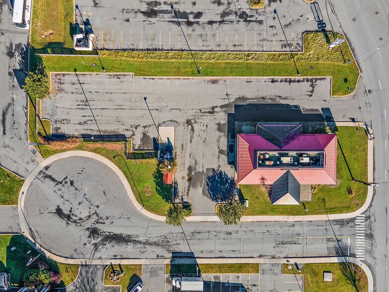 More Photos Of 920 Rue Douglas, St-Jean Freestanding For Sale