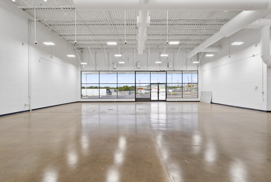 More Photos Of 3028 Dickerson Pike, Nashville Freestanding For Lease