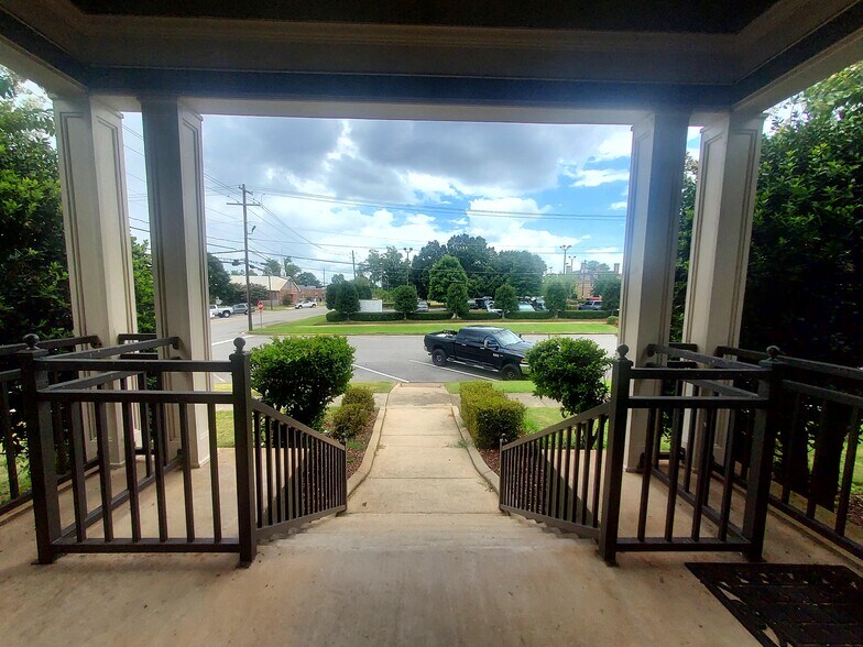 More Photos Of 2306 11th St, Tuscaloosa Office Residential For Lease