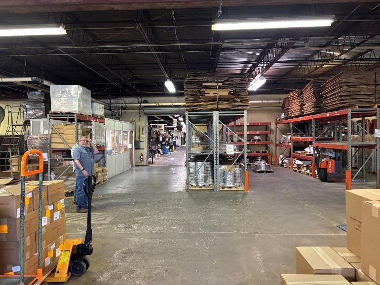 More Photos Of 24 Ames Blvd, Hamburg Warehouse For Sale
