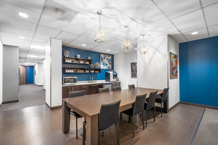 More Photos Of 3333 Lee Pky, Dallas Office For Lease