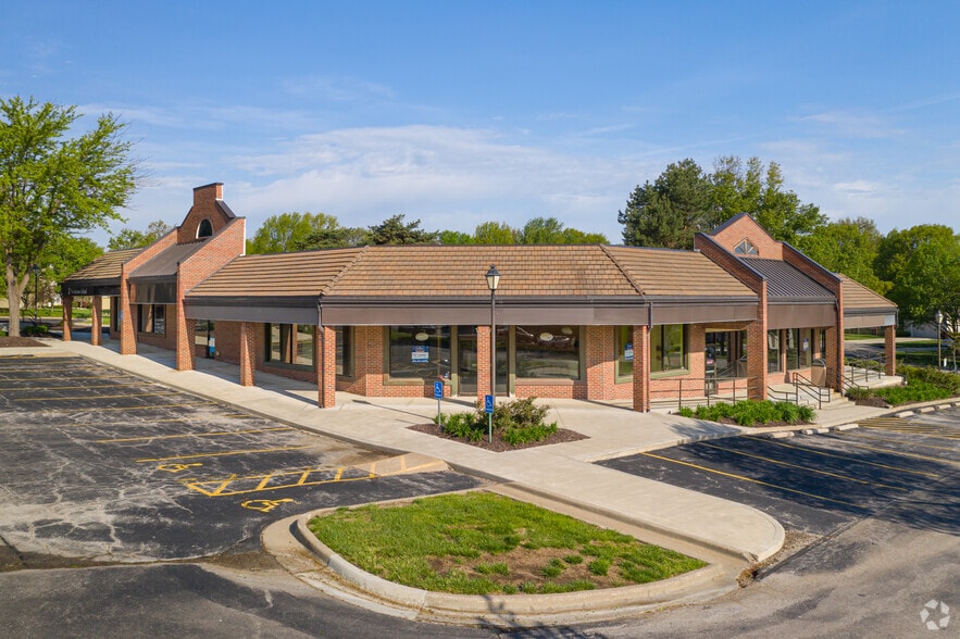 More Photos Of 12122-12136 State Line Rd, Leawood Freestanding For Lease