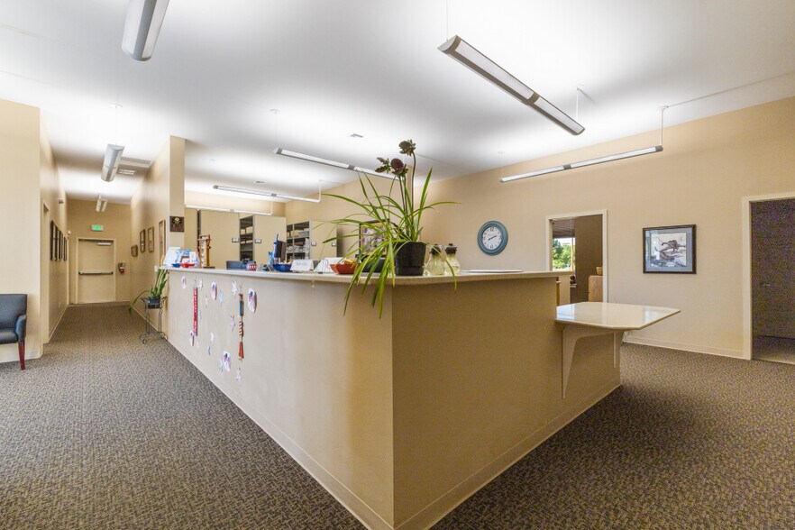 More Photos Of 422 S 5th St, Klamath Falls Office For Sale